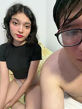 MikeAndJessy online show from February 3, 3:04 am