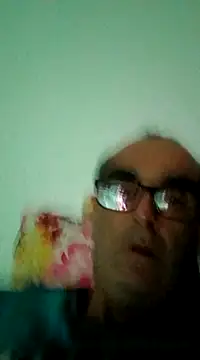 Snapshot of mas317592 chatting on January 4, 1:21 am mas317592 online show from January 4, 1:21 am