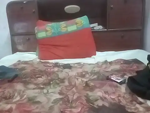 Snapshot of IamRentedBoybfriend chatting on October 29, 1:59 am IamRentedBoybfriend online show from October 29, 1:59 am