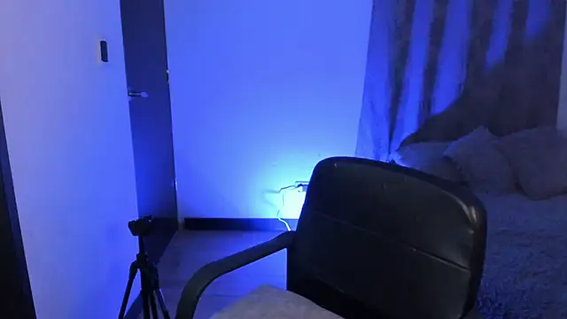 Snapshot of nala-saphir chatting on December 22, 7:19 am nala-saphir online show from December 22, 7:19 am