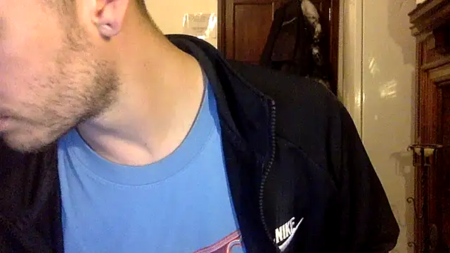 Snapshot of nevermind298079 chatting on February 25, 5:30 pm nevermind298079 online show from February 25, 5:30 pm