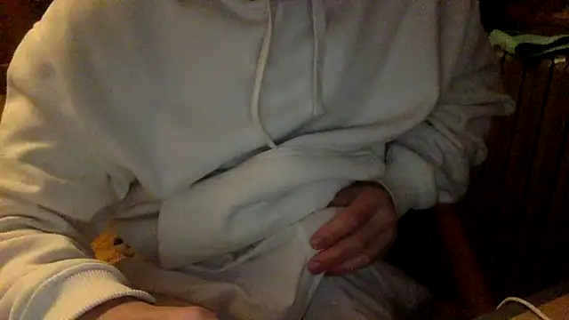 Snapshot of nevermind298079 chatting on February 8, 12:06 am nevermind298079 online show from February 8, 12:06 am