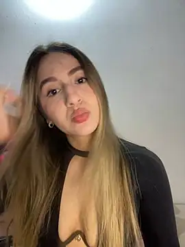 Snapshot of kissa_16 chatting on February 7, 5:37 am kissa 16 online show from February 7, 5:37 am