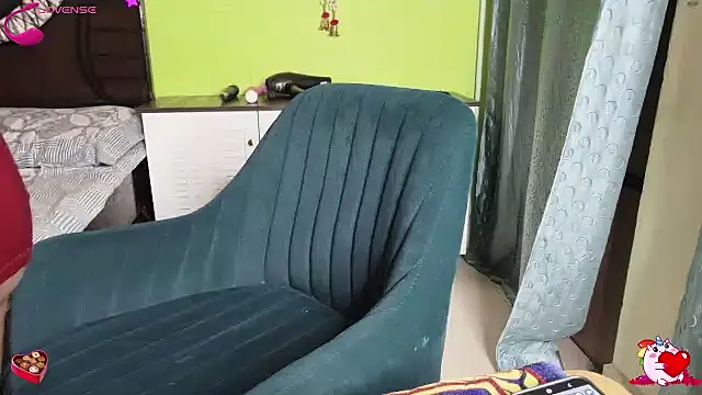 sexyhoney27 online show from November 18, 8:34 pm