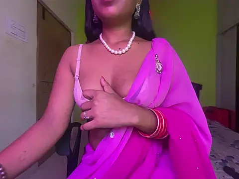 Snapshot of sexyhoney27 chatting on March 14, 2:42 am sexyhoney27 online show from March 14, 2:42 am