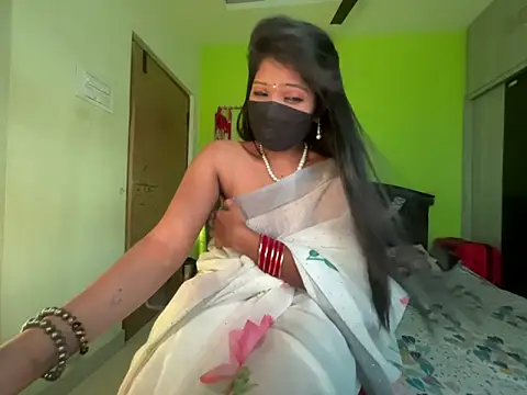 Snapshot of sexyhoney27 chatting on March 13, 11:08 am sexyhoney27 online show from March 13, 11:08 am