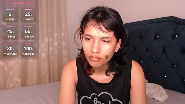 Snapshot of mari_heart chatting on March 9, 1:46 am mari heart online show from March 9, 1:46 am