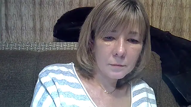 EllaJohnsonX online show from December 29, 7:11 pm