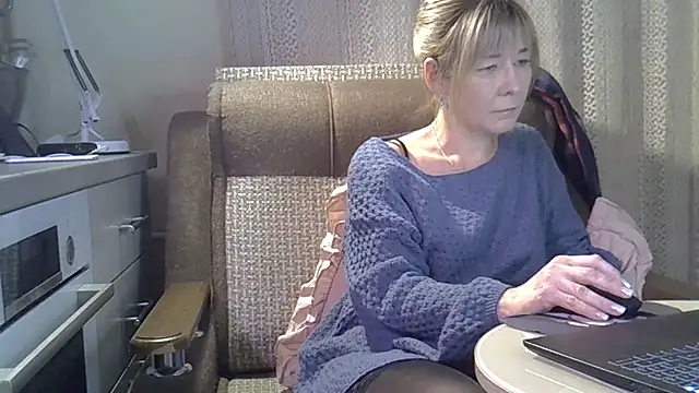 EllaJohnsonX online show from January 18, 4:32 pm