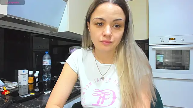 Snapshot of Mia___murrr chatting on February 22, 4:41 pm Mia murrr online show from February 22, 4:41 pm