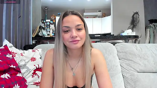 Snapshot of Mia___murrr chatting on January 15, 3:21 am Mia murrr online show from January 15, 3:21 am