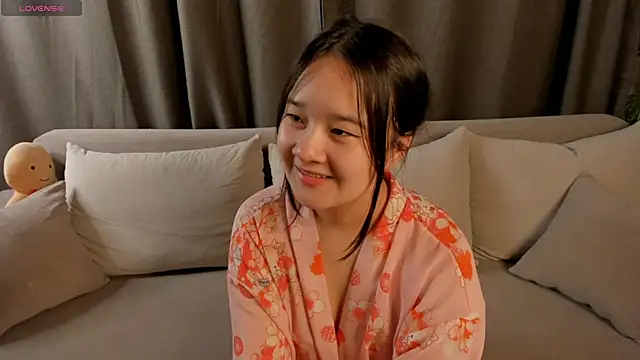 Maekko online show from April 14, 10:15 pm