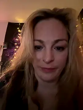 kayNkris online show from October 23, 6:45 am