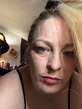 kayNkris online show from November 28, 10:48 am