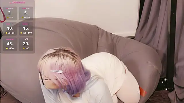 Yu UwU  online show from September 9, 2:04 pm