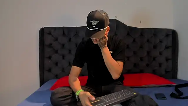 two milkyway online show from November 28, 12:27 pm