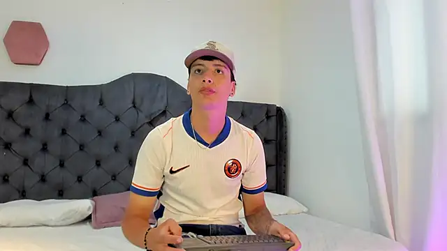 two milkyway online show from March 17, 1:03 pm