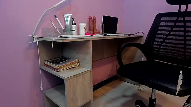 Snapshot of Samantha__cooper chatting on December 2, 11:12 am Samantha cooper online show from December 2, 11:12 am