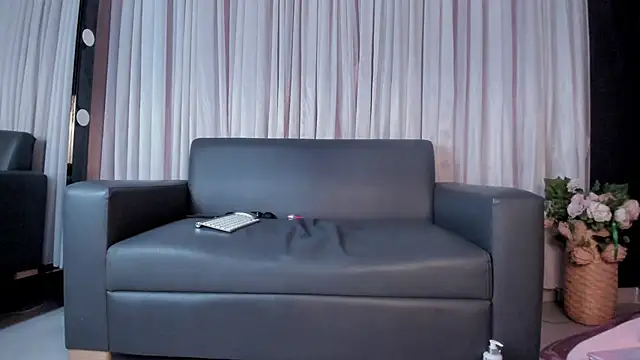Snapshot of Samantha__cooper chatting on February 25, 2:37 pm Samantha  cooper online show from February 25, 2:37 pm