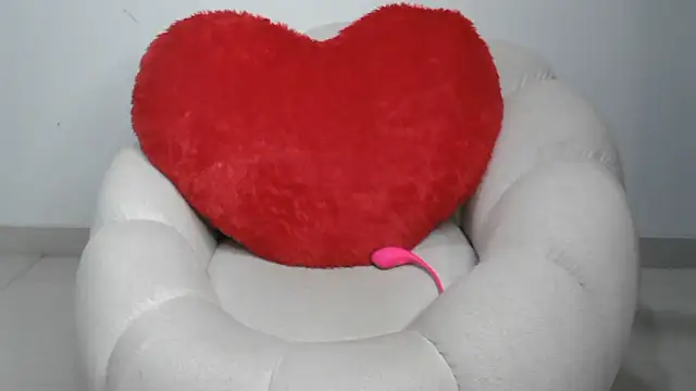 Snapshot of GoddessGlide chatting on January 12, 4:25 pm GoddessGlide online show from January 12, 4:25 pm