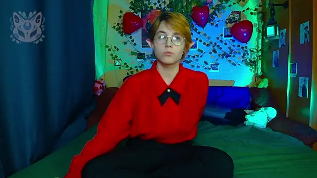 TrickyKitsune online show from March 14, 6:36 pm