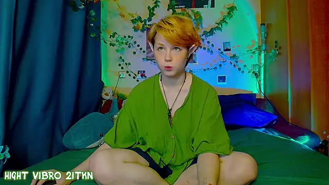 Snapshot of TrickyKitsune chatting on September 25, 12:55 pm TrickyKitsune online show from September 25, 12:55 pm