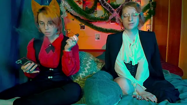 TrickyKitsune online show from January 11, 3:08 pm