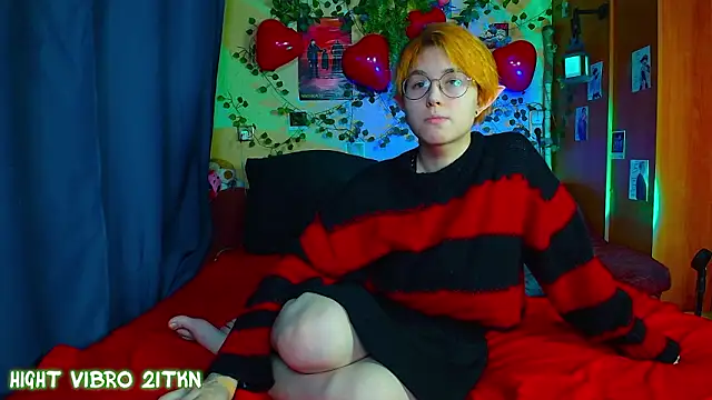 TrickyKitsune online show from February 26, 3:34 pm