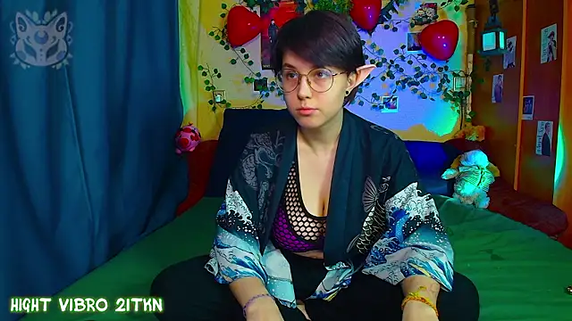 TrickyKitsune online show from March 20, 2:51 pm