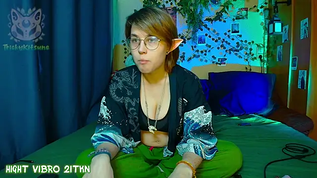 TrickyKitsune online show from May 24, 3:56 pm