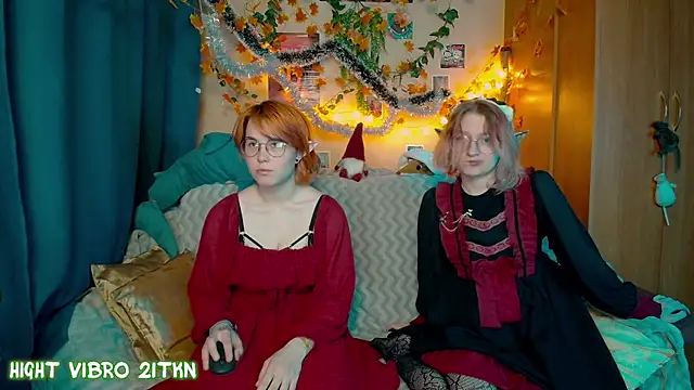 TrickyKitsune online show from December 22, 1:33 pm