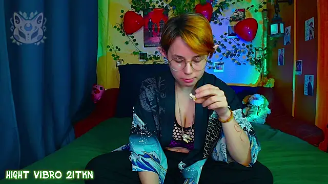 TrickyKitsune online show from March 16, 3:37 pm