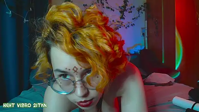 Snapshot of TrickyKitsune chatting on March 9, 6:54 pm TrickyKitsune online show from March 9, 6:54 pm