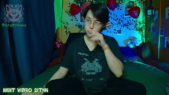 TrickyKitsune online show from March 23, 3:34 pm