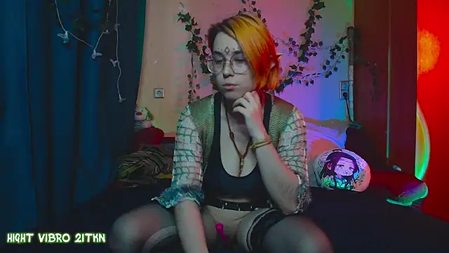 Snapshot of TrickyKitsune chatting on March 22, 3:20 pm TrickyKitsune online show from March 22, 3:20 pm