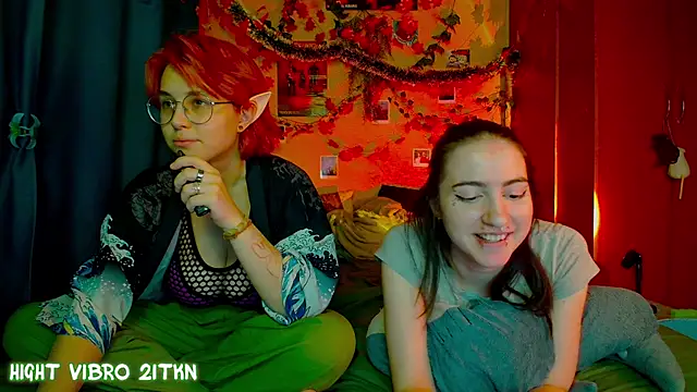 TrickyKitsune online show from November 30, 4:52 pm