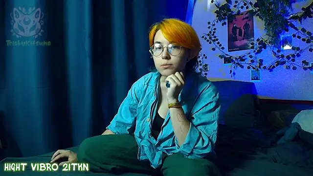 Snapshot of TrickyKitsune chatting on August 7, 3:40 pm TrickyKitsune online show from August 7, 3:40 pm