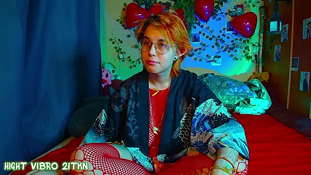 TrickyKitsune online show from February 16, 5:00 pm