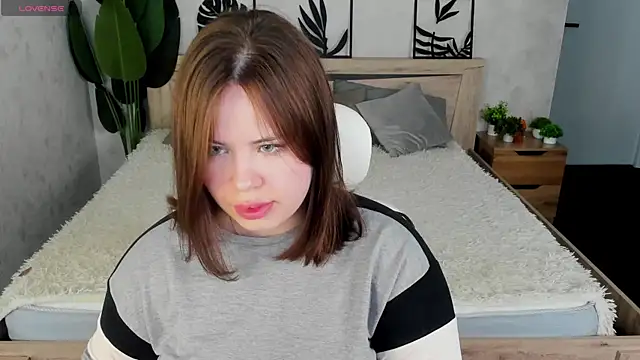 EricaElliott online show from April 23, 9:16 am