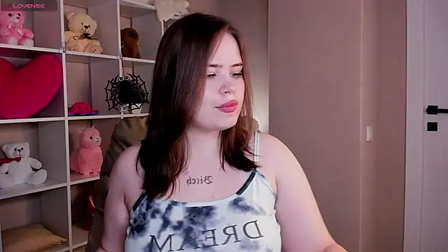 Snapshot of EricaElliott chatting on November 18, 9:34 am EricaElliott online show from November 18, 9:34 am