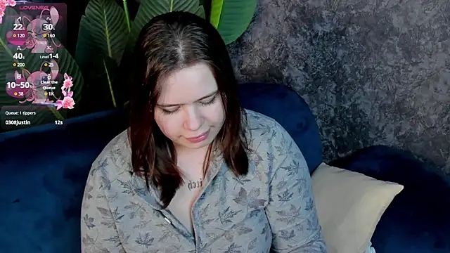 Snapshot of EricaElliott chatting on November 15, 1:15 pm EricaElliott online show from November 15, 1:15 pm