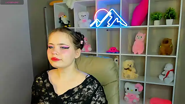 Snapshot of EricaElliott chatting on February 17, 1:04 am EricaElliott online show from February 17, 1:04 am