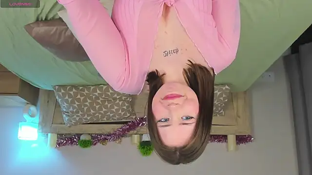 EricaElliott online show from March 17, 8:28 am