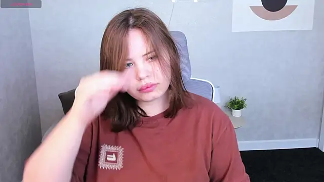 EricaElliott online show from May 7, 9:23 am