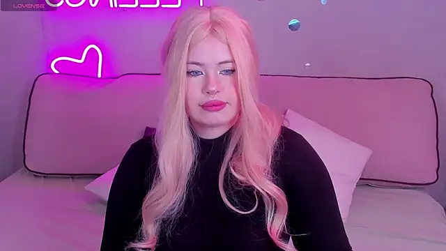 EricaElliott online show from May 24, 9:42 am