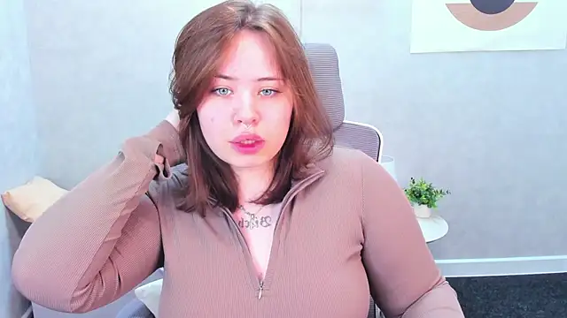 EricaElliott online show from May 23, 9:19 am