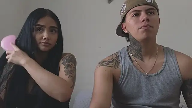 Snapshot of Thiago_x_Sahara chatting on November 21, 1:32 pm Thiago x Sahara online show from November 21, 1:32 pm