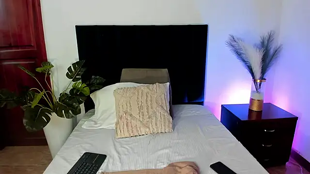 CelesteJoyy online show from February 7, 6:13 pm