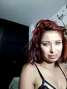 Mia WAll online show from January 18, 1:30 am