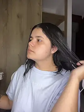 pretty angela1 online show from December 3, 3:40 am